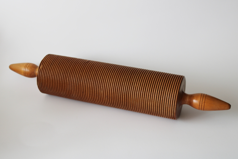 photo of antique vintage rolling pin, ridged lefse rolling pin w/ beautiful turned wood handles  #1