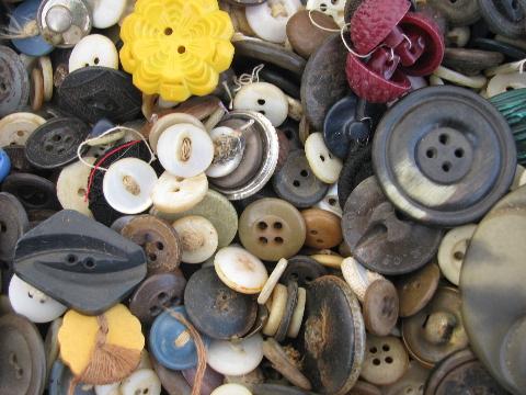 photo of antique & vintage sewing buttons lot, bakelite, mother of pearl, bone #3