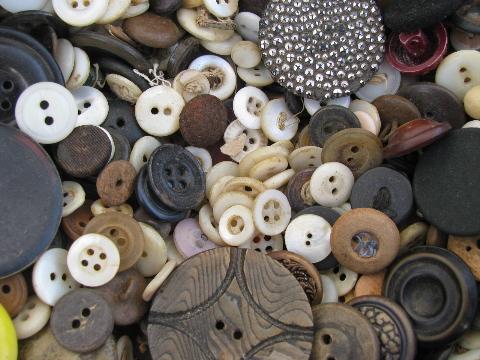 photo of antique & vintage sewing buttons lot, bakelite, mother of pearl, bone #5