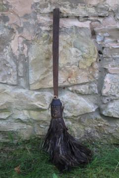 catalog photo of antique vintage turkey feather duster, rustic primitive broom w/ sturdy wood handle