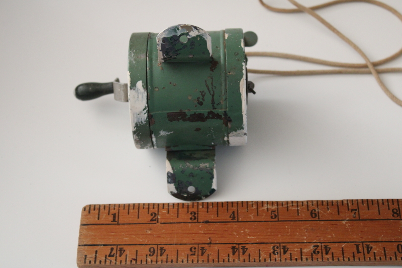 photo of antique vintage wall mount clothesline, green metal hand crank reel w/ embossed 1914 patent date #4