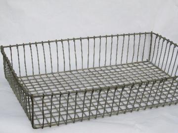 catalog photo of antique vintage wire baker's tray, laundry or linen basket