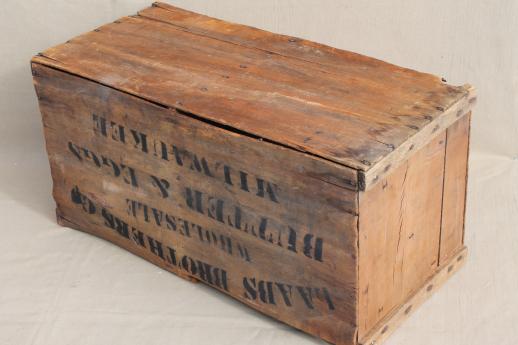 photo of antique wood box stenciled Laabs Milwaukee butter & eggs, primitive vintage egg crate #8