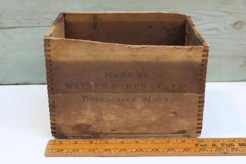 photo of antique wood crate, Bakers chocolate Paris gold medal vintage 1900 stenciled graphics finger jointed packing box  #2