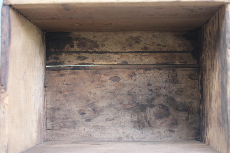 photo of antique wood crate, Bakers chocolate Paris gold medal vintage 1900 stenciled graphics finger jointed packing box  #3