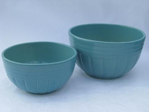 photo of aqua blue country stoneware nest of kitchen mixing bowls, Robinson-Ransbottom pottery, Roseville O #1