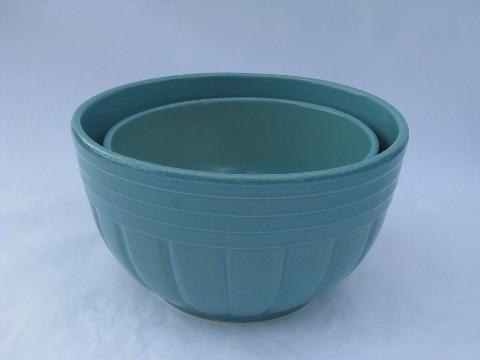 photo of aqua blue country stoneware nest of kitchen mixing bowls, Robinson-Ransbottom pottery, Roseville O #2