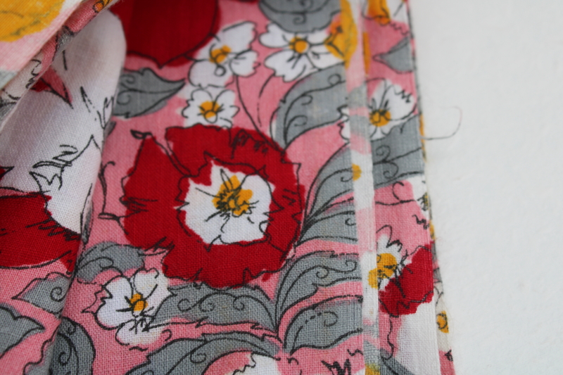 photo of art deco floral print vintage cotton fabric, red & yellow poppies w/ grey on pink #4
