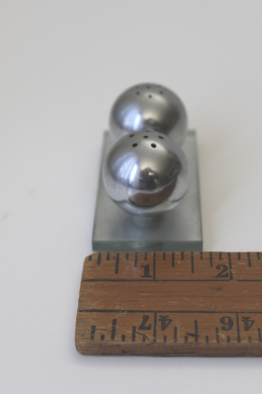 photo of art deco metal sphere salt & pepper shakers, 1930s vintage Chase chrome orbs mirror tray #2