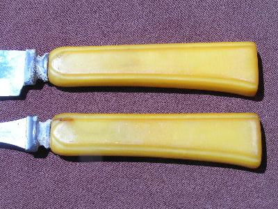 photo of art deco vintage carving knife set, yellow bakelite handles #2