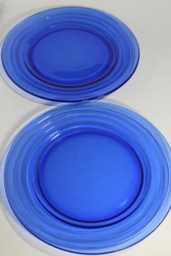 catalog photo of art deco vintage cobalt blue glass serving plates, Moderntone Hazel Atlas depression glass