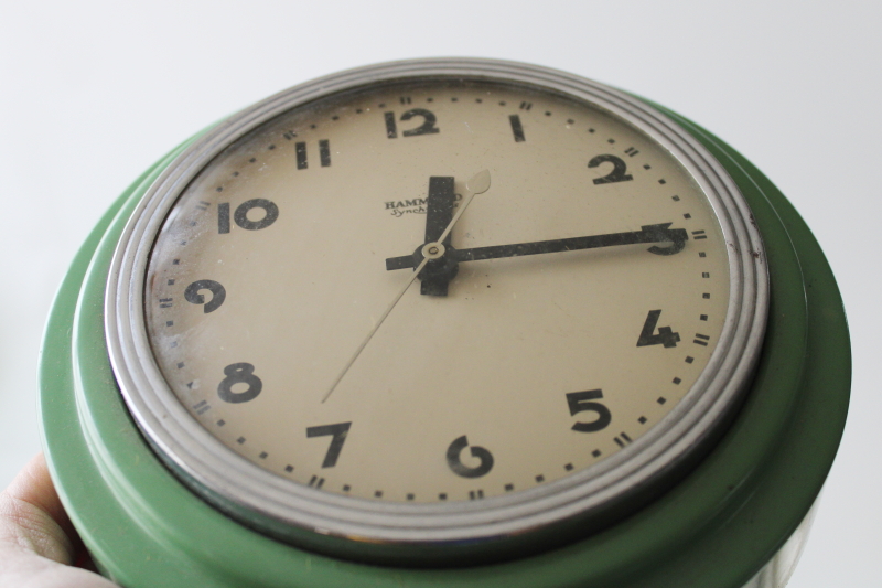 photo of art deco vintage working electric wall clock, Hammond Sychronous jadite green metal frame #2