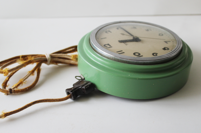 photo of art deco vintage working electric wall clock, Hammond Sychronous jadite green metal frame #10