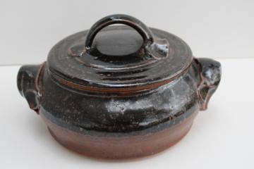 catalog photo of artist signed hand crafted thrown pottery pot, vintage rustic clay bowl w/ lid