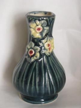 catalog photo of arts & crafts floral pattern, miniature art pottery vase, vintage Japan