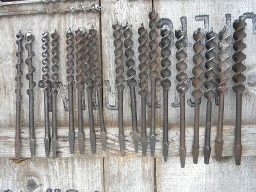 photo of assorted old wood auger bits for hand brace drills, vintage tool lot #2