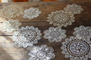 catalog photo of assorted small doilies, lace & crochet table mats & goblet rounds, vintage doily lot