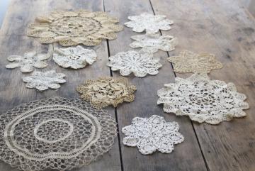 catalog photo of assorted small doilies, lace & crochet table mats & goblet rounds, vintage doily lot