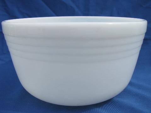photo of assorted vintage mixer bowls, old white milk glass mixing bowl lot #4