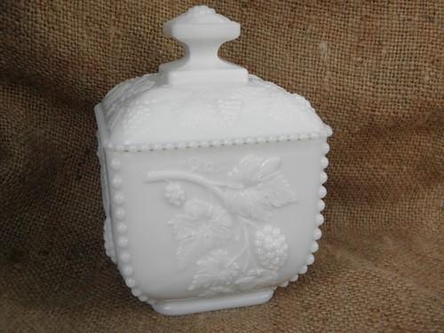 photo of beaded grape pattern covered box, vintage Westmoreland milk glass #1