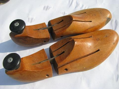 photo of big lot of wood shoe trees / stretchers, old & newer cedar / metal feet #8