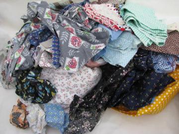 catalog photo of big lot vintage 30's-40's-50's cotton print fabric & feed sack scraps