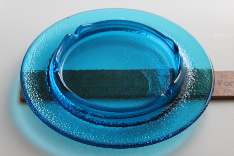 photo of big mod aqua blue glass ashtray, retro pebble textured heavy glass vintage Blenko #3