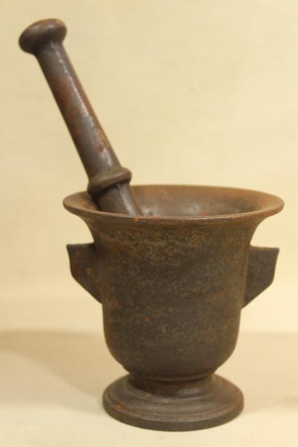 photo of big old cast iron mortar and pestle, 20th century vintage American made #1