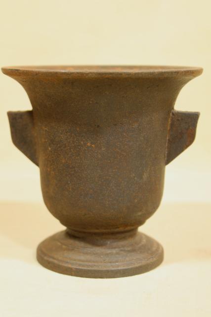 photo of big old cast iron mortar and pestle, 20th century vintage American made #5