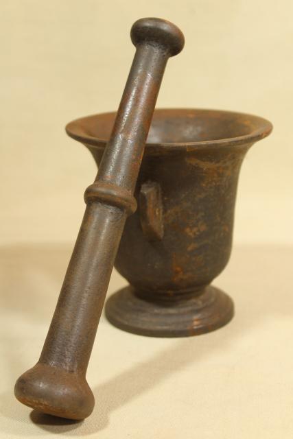 photo of big old cast iron mortar and pestle, 20th century vintage American made #6