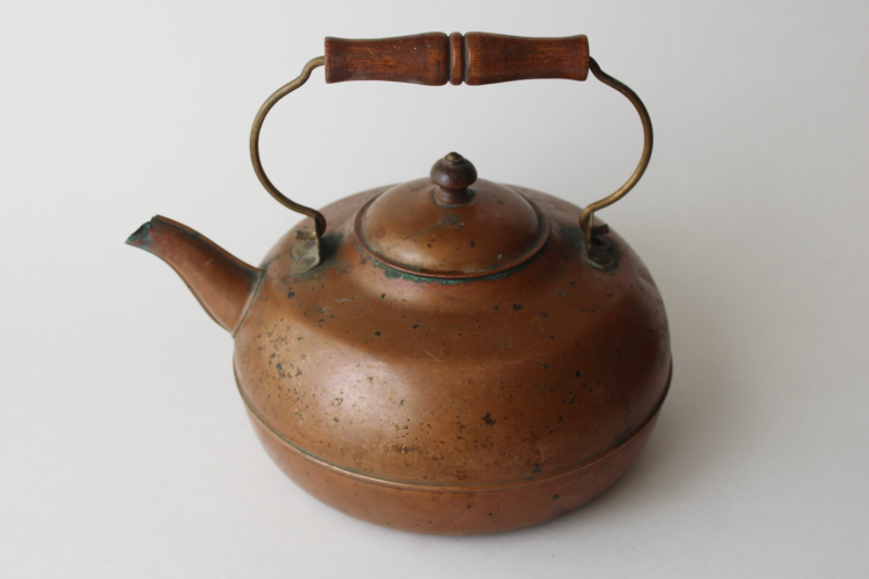 photo of big old copper teakettle, vintage Revere Ware Rome NY 8 cup kettle w/ wood handle  #1