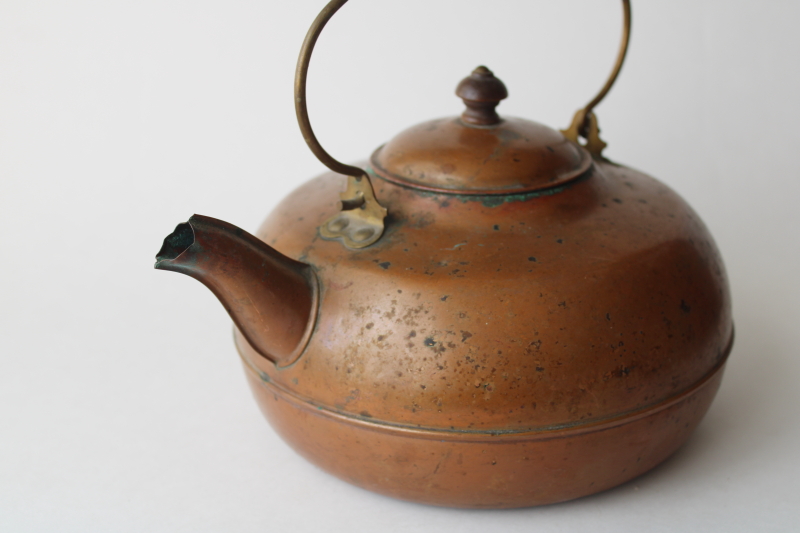 photo of big old copper teakettle, vintage Revere Ware Rome NY 8 cup kettle w/ wood handle  #2