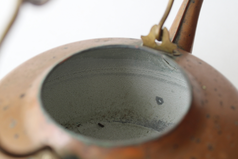 photo of big old copper teakettle, vintage Revere Ware Rome NY 8 cup kettle w/ wood handle  #4