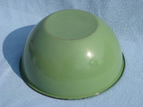 photo of big old enamelware kitchen bowl, vintage jadite green & pale pink! #3