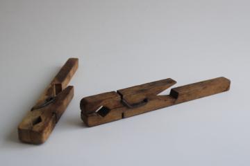 catalog photo of big old primitive wood spring clips giant clothespins, rustic vintage farmhouse decor 