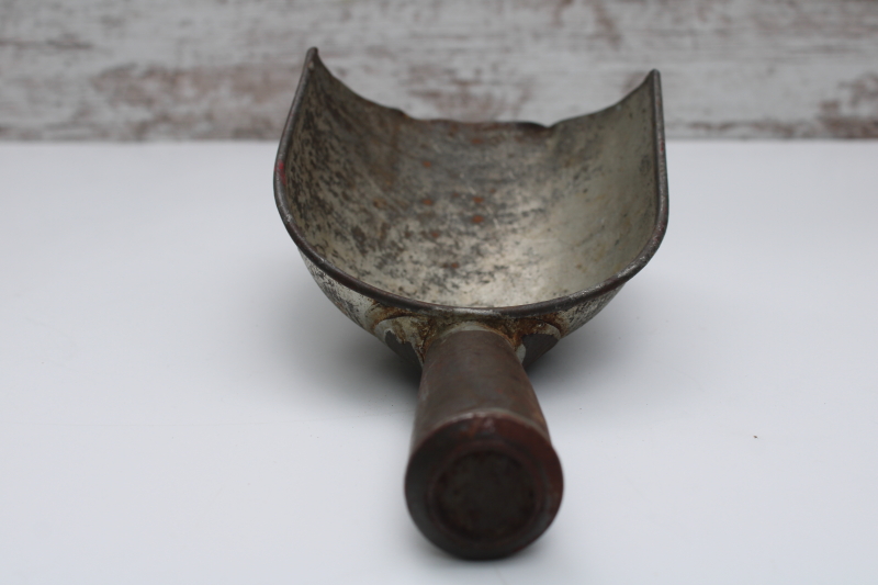 photo of big old tin metal scoop for grain scoop or hoosier flour bin, rustic farmhouse kitchen primitive tool  #5
