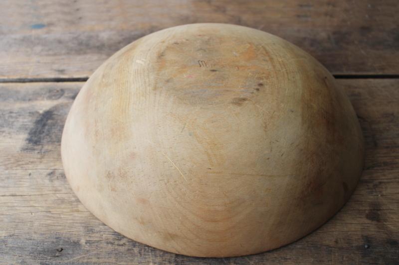 photo of big old wood dough bowl, vintage Munising wood bowl w/ hanging hole to hang on wall #4