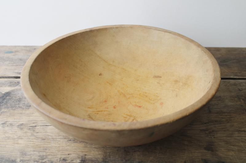 photo of big old wood dough bowl, vintage Munising wood bowl w/ hanging hole to hang on wall #7