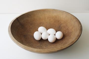 catalog photo of big old wood dough bowl, vintage wood bowl rustic country farmhouse decor