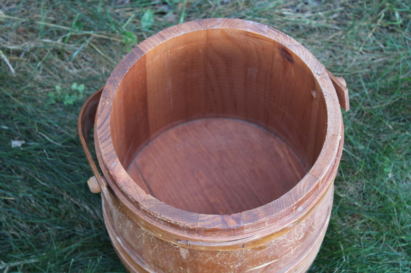 photo of big old wood stave bucket, banded wooden pail, rustic primitive vintage farmhouse decor #2