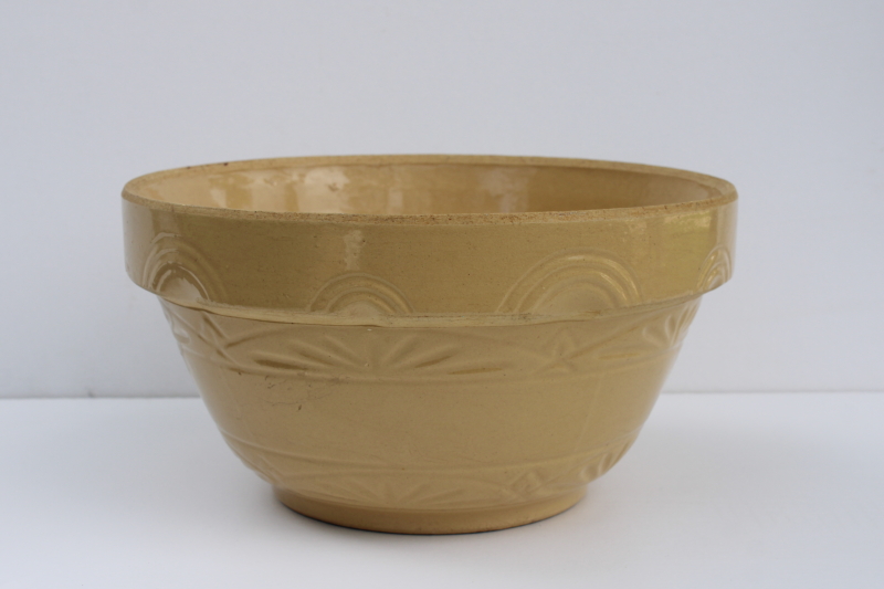 photo of big old yellow ware pottery mixing bowl 12 inch diameter, 1920s vintage Ransbottom Roseville?  #1