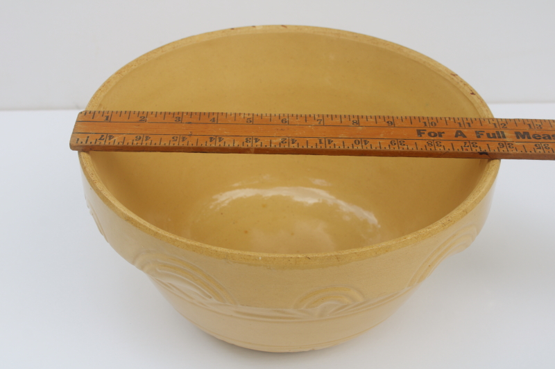 photo of big old yellow ware pottery mixing bowl 12 inch diameter, 1920s vintage Ransbottom Roseville?  #5