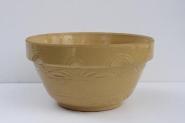 big old yellow ware pottery mixing bowl 12 inch diameter, 1920s vintage Ransbottom Roseville? 