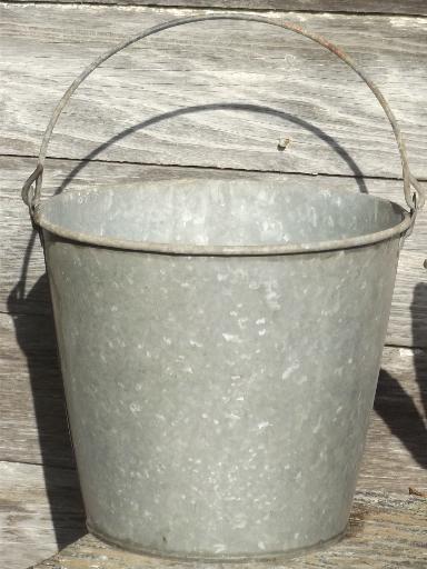 photo of big old zinc metal farm pail, primitive vintage dairy or garden bucket #2