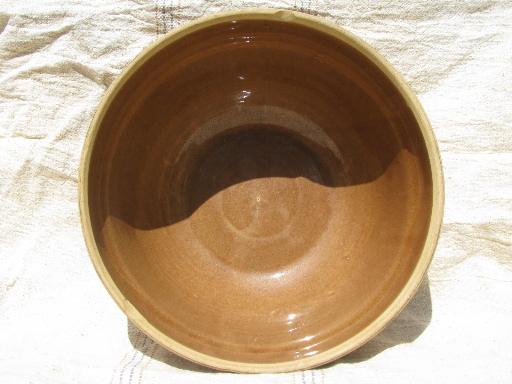 photo of big shabby old USA stoneware pottery mixing bowl, shingles pattern #2