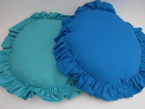 photo of big vintage ruffled edge throw pillows, sunbonnet ladies for boudoir or porch #4