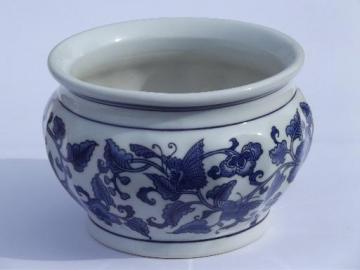 catalog photo of blue and white china jardiniere, vintage chinoiserie flower planter pot