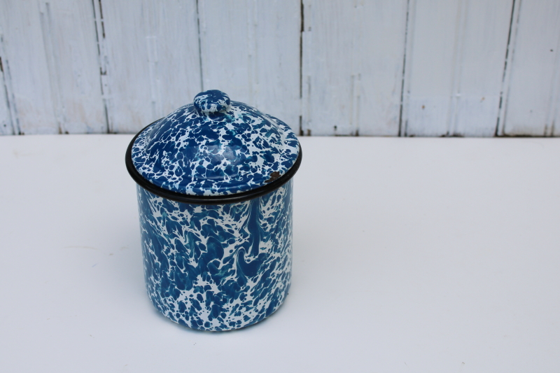 photo of blue and white spatter splatterware enamel metal canister w/ lid, small storage can #1