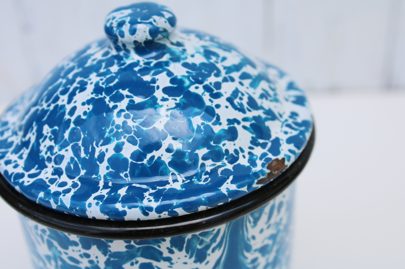 photo of blue and white spatter splatterware enamel metal canister w/ lid, small storage can #2