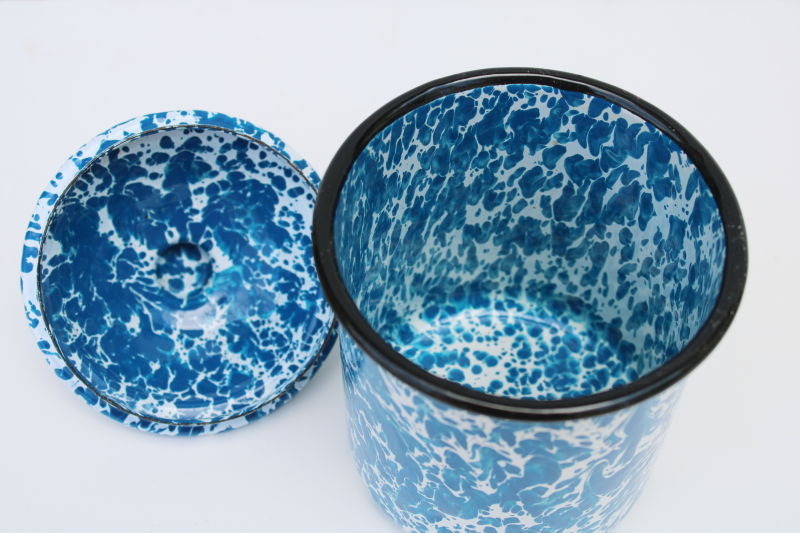 photo of blue and white spatter splatterware enamel metal canister w/ lid, small storage can #3